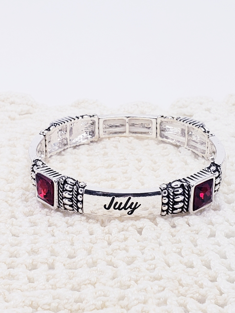 E6008 Nwot July Birthstone Silver Tone Stretch Bracelet with Red Square Stones